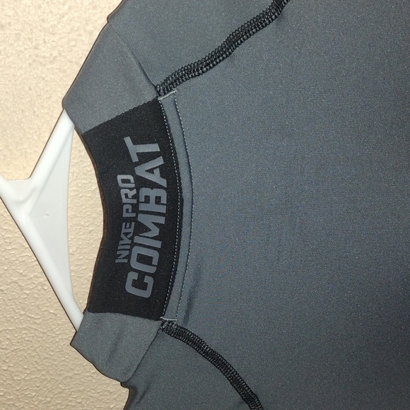 Nike Pro Combat Hyperwarm Dri-Fit Gray and Black Mock Neck Shirt L - Picture 8 of 8